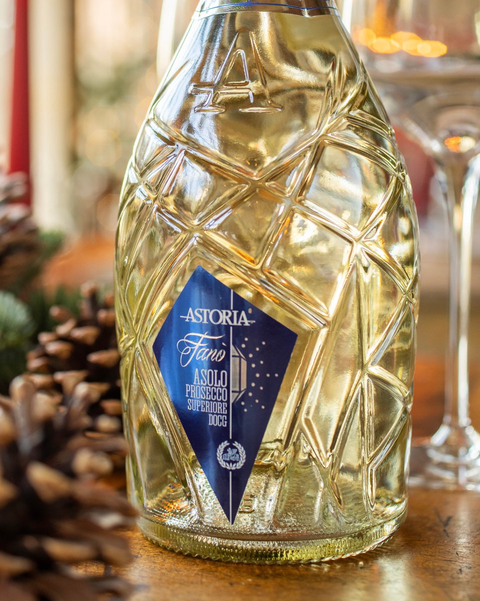 BeverageBar's tweet photo. Ring in the holiday season with a sparkle and a pop! 🥂🎄 Astoria Fano Asolo Prosecco is the perfect bubbly companion for your festive celebrations. With its crisp, fruity flavour and delicate bubbles, it's sure to bring some holiday cheer to your glass. 🍾❄️ https://t.co/JSPBZIDSk7