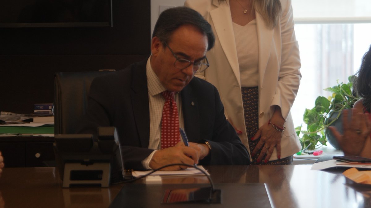 ✍🏽 Firmamos convenio de colaboración en educación ambiental con <a href="/Rotarymvd/">Rᴏᴛᴀʀʏ Cʟᴜʙ ᴅᴇ Mᴏɴᴛᴇᴠɪᴅᴇᴏ</a> y la Asociación de Clubes de Leones.

🙌🏽 Se estableció una asociación de cooperación institucional en el marco de la promoción de la #educaciónambiental y el #desarrollosostenible