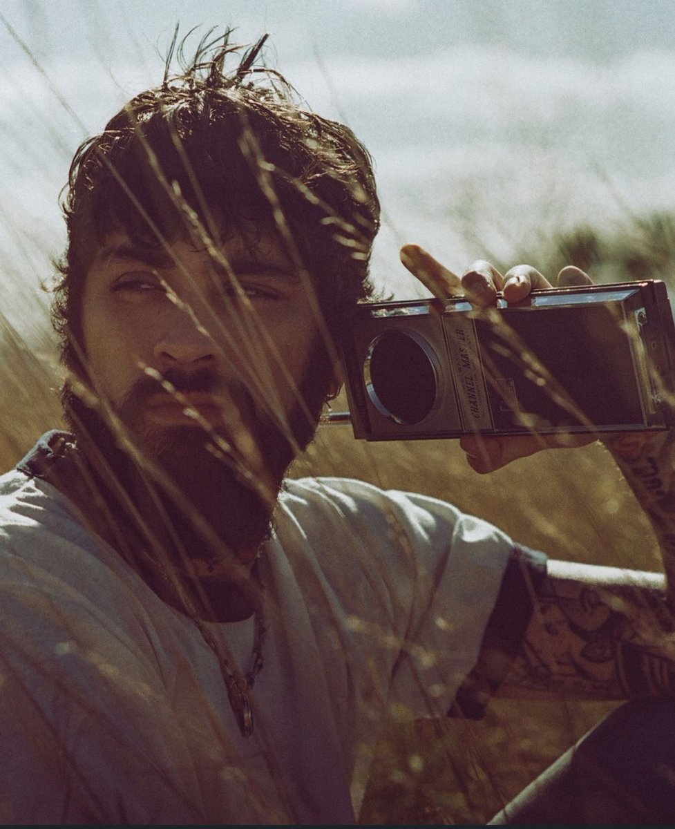 ZaynReport's tweet photo. Zayn Malik photographed by Alex Loucas. https://t.co/3LC1PJZ04K