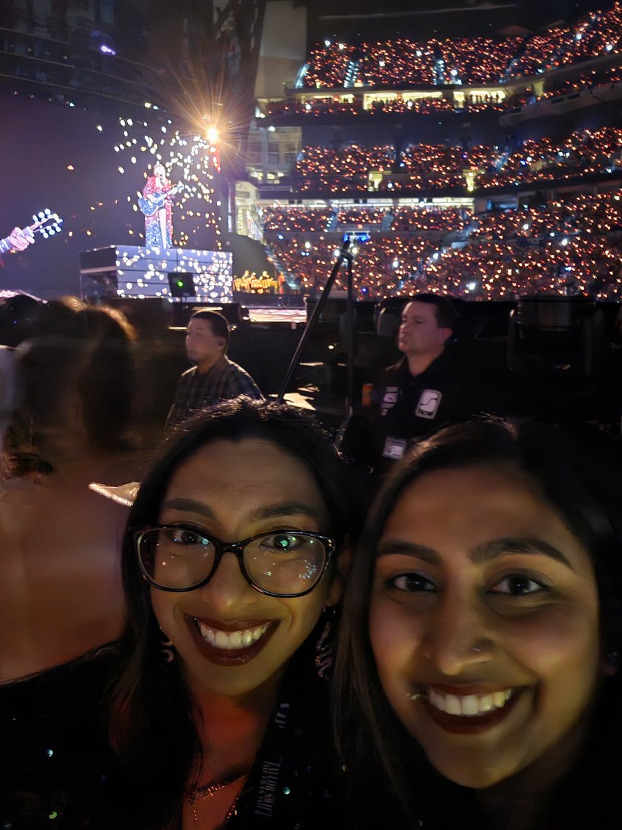 indiangoddess97's tweet photo. @taylornation13 Help, I'm still at the restaurant! #TSTheErasTour https://t.co/QJrq88wQZJ