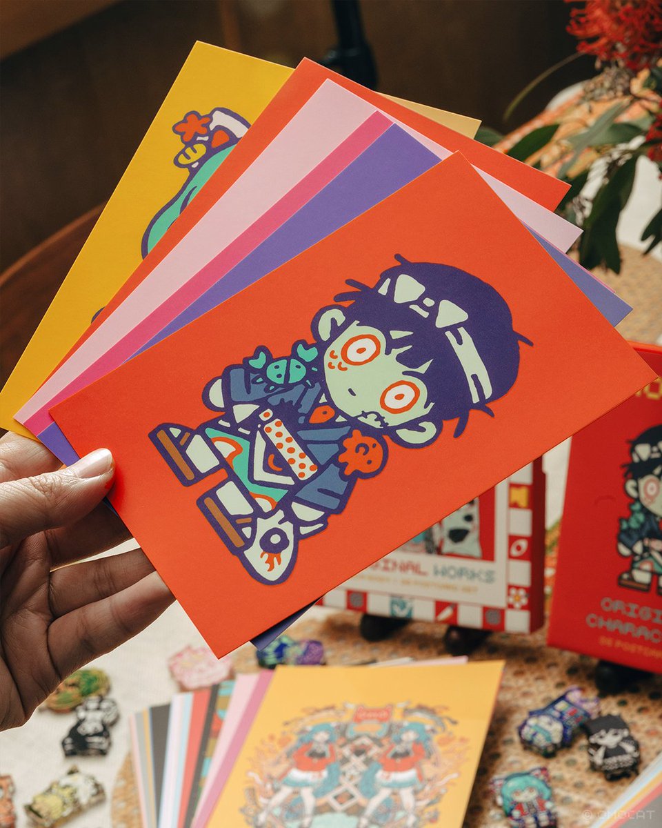 OMOCAT's original character acrylic blocks, postcard sets, button