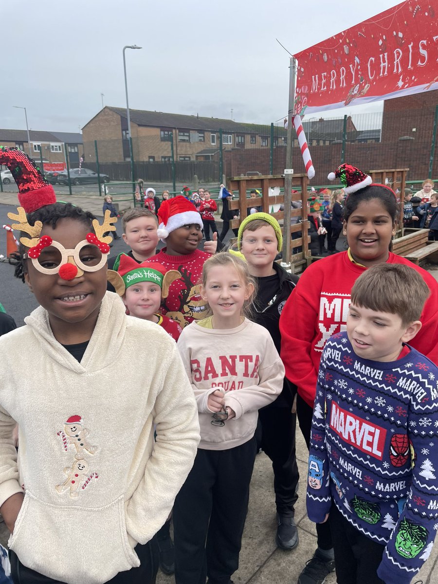 We had a fantastic time during our Santa Dash to start of our Christmas celebrations! 🎅🏼🎄<a href="/southseftonssp/">South Sefton SSP</a> #santadash #christchurch_pe