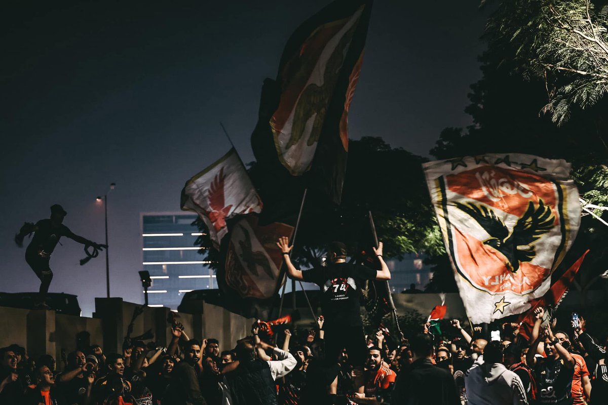 شعبك وراك فين ما تكون 

#نهائي_المونديال_ياأهلي