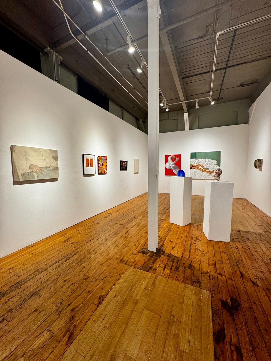 Red Head Gallery tweet media