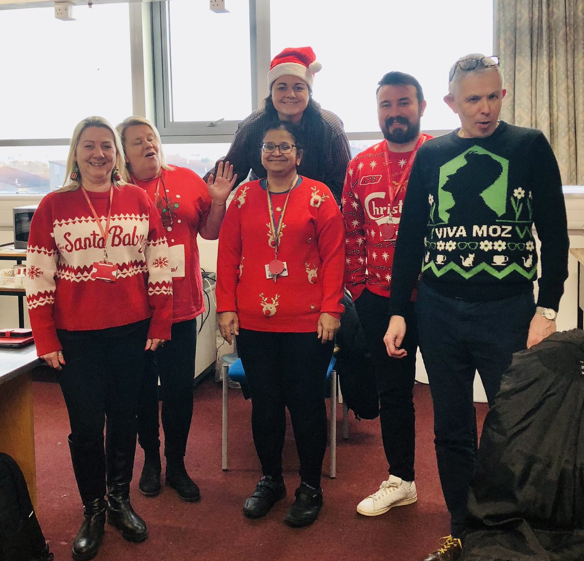 Seasons greetings from @LhsSfl on #XmasJumperDay raising money for <a href="/savechildrenuk/">Save the Children UK</a> (with added Moz Grinch lurking at the end!) <a href="/LibertonHS/">Liberton High School</a> 🎄🎅🏼