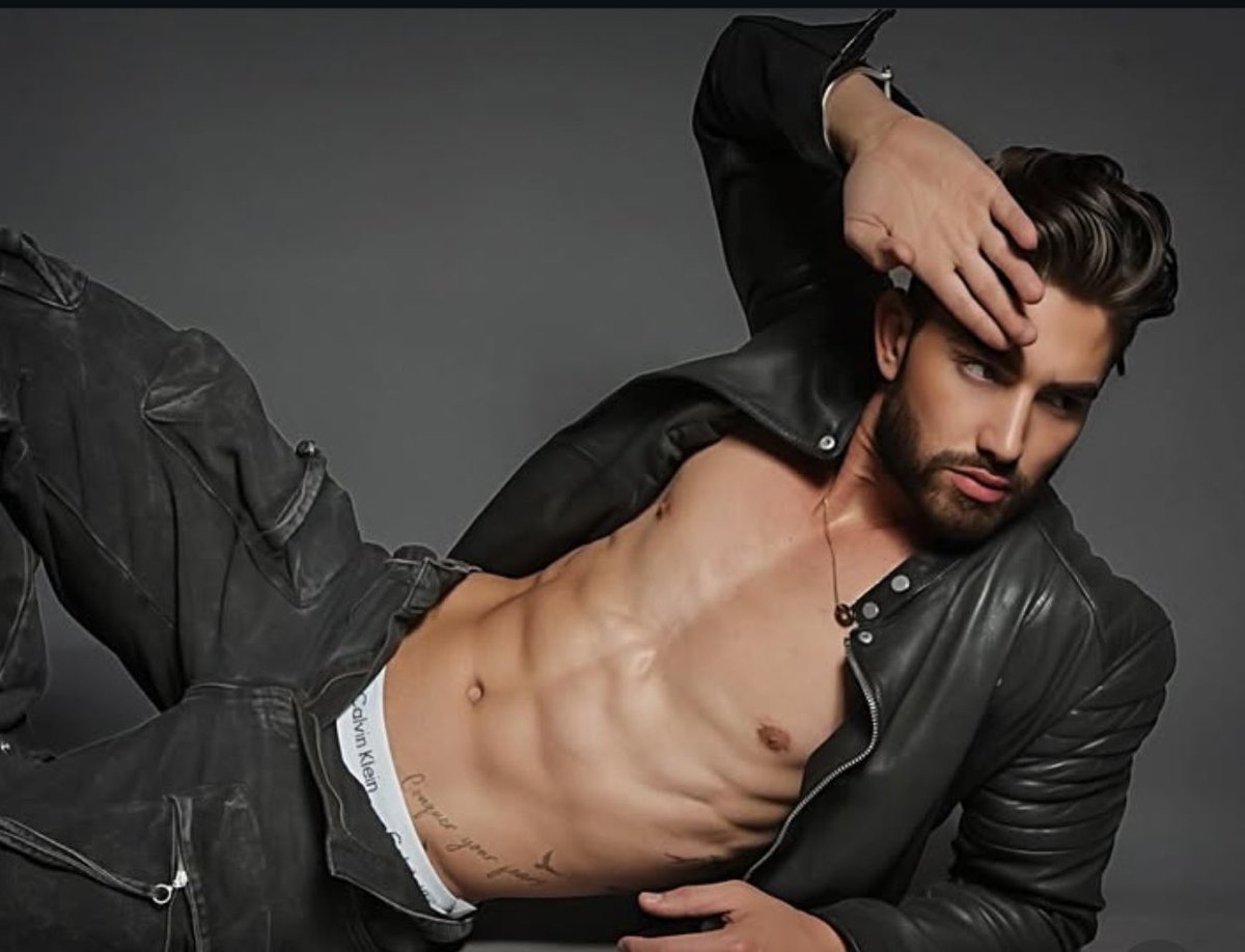 konradhawkins's tweet photo. 😎😎🥰🥰 #shootinghoto #malemodel #gaybox #gaymen #sexyboy #modelin https://t.co/UeiZSsUd7J