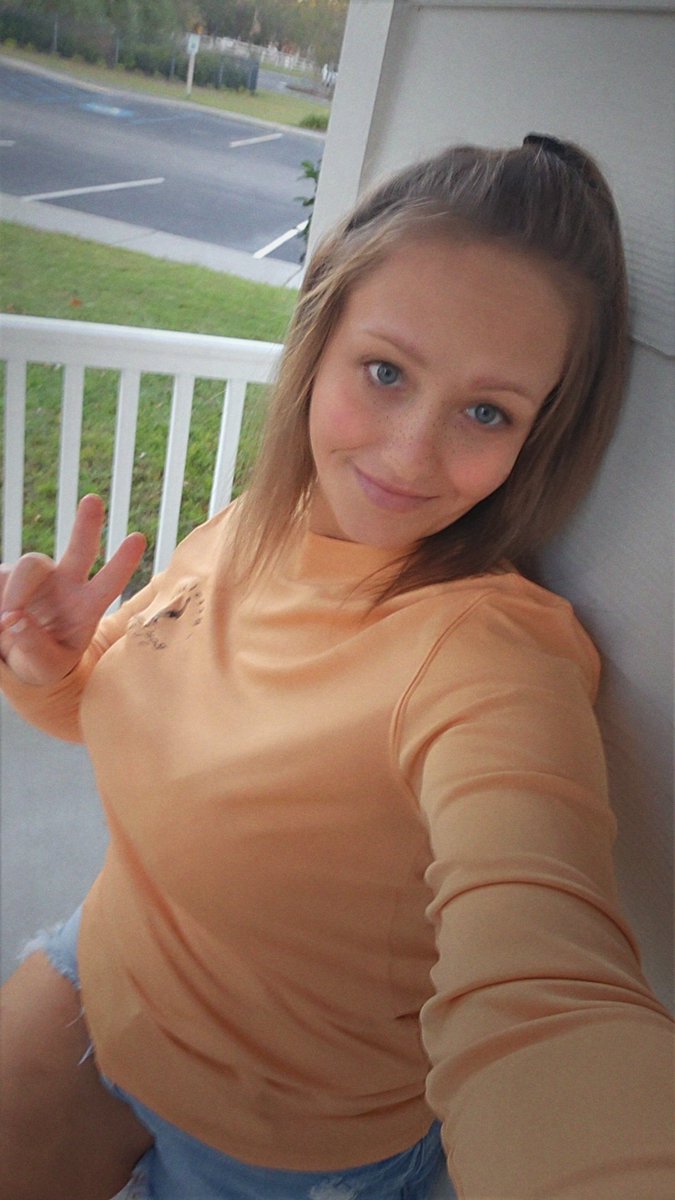 uncutskinslut (@goddessrains2) on Twitter photo 