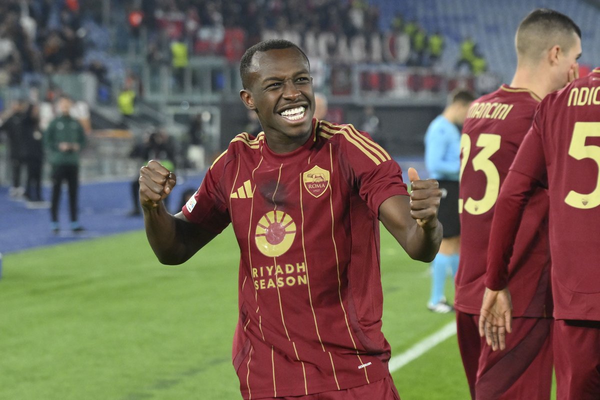 OfficialASRoma's tweet photo. Chiedimi se sono felice? 🔥🇸🇦

#RomaBraga 2-0 https://t.co/Az5Ig6D8Vd