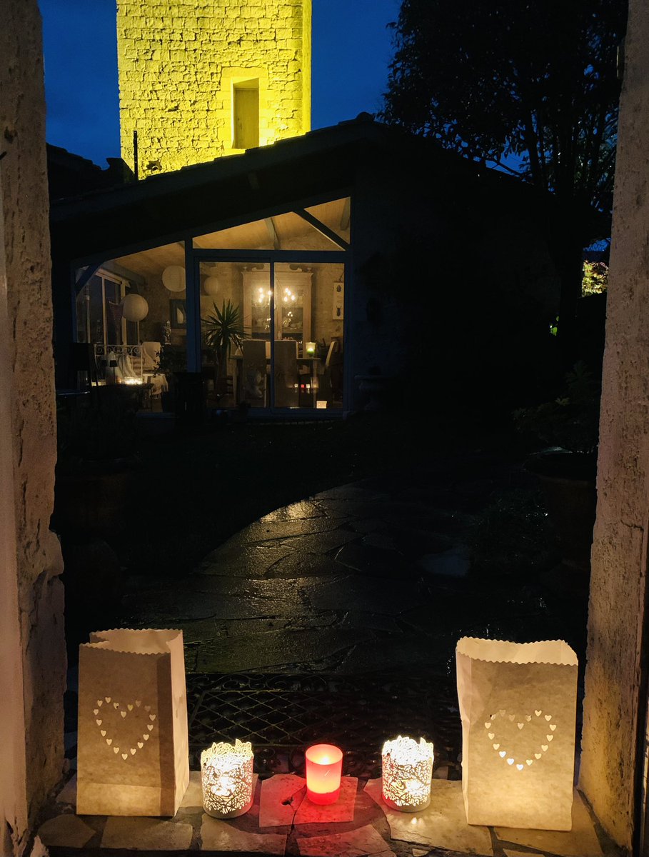 Douceur de Noël … lorsque la lumière des soirées d’hiver rend La Mas Bastide magique 💫
