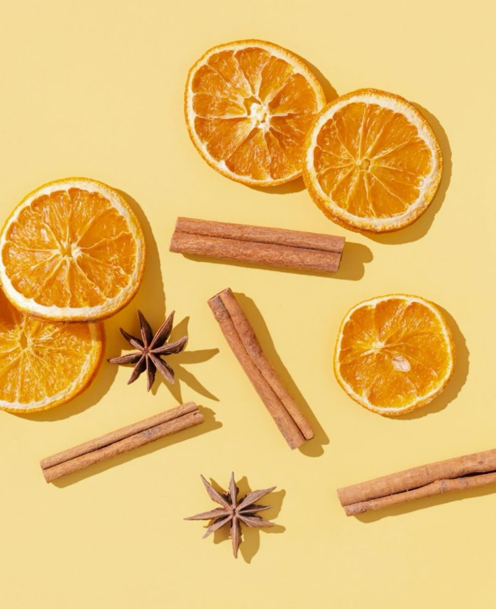 hi_islandstea's tweet image. What's your favorite holiday add-in for your tea?
We love adding a touch of orange and cinnamon for that perfect holiday moment! 🎄🍊🍂 

Tell us your go-to flavor combos! 👇🏽

#HolidayTea #TeaLovers #FestiveFlavors #HawaiianIslandsTea