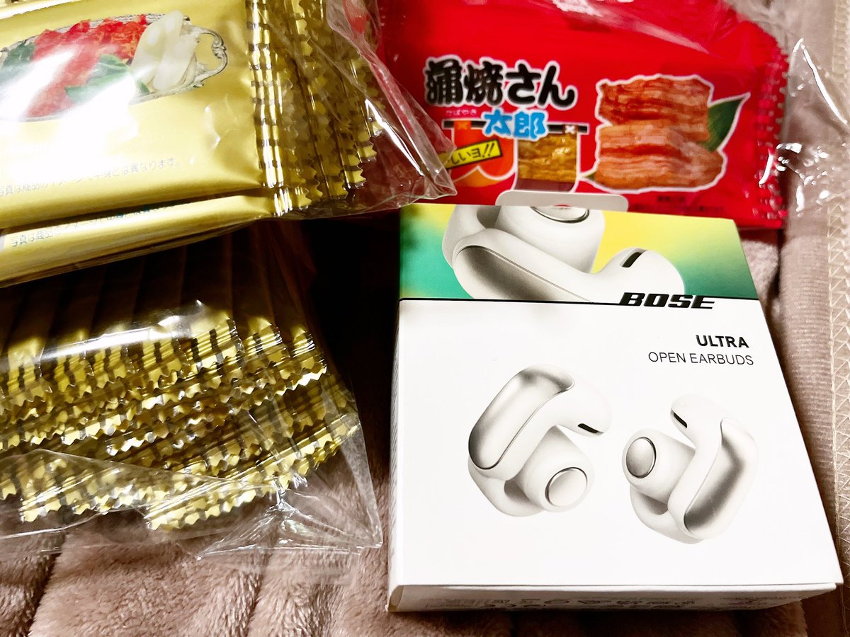 AkanoSyuka_sub's tweet photo. BOSEのイヤーカフイヤホン旦那にクリスマス��レゼントで買って頂いた！！！これは世界かわるわ https://t.co/5JGo52pcIa