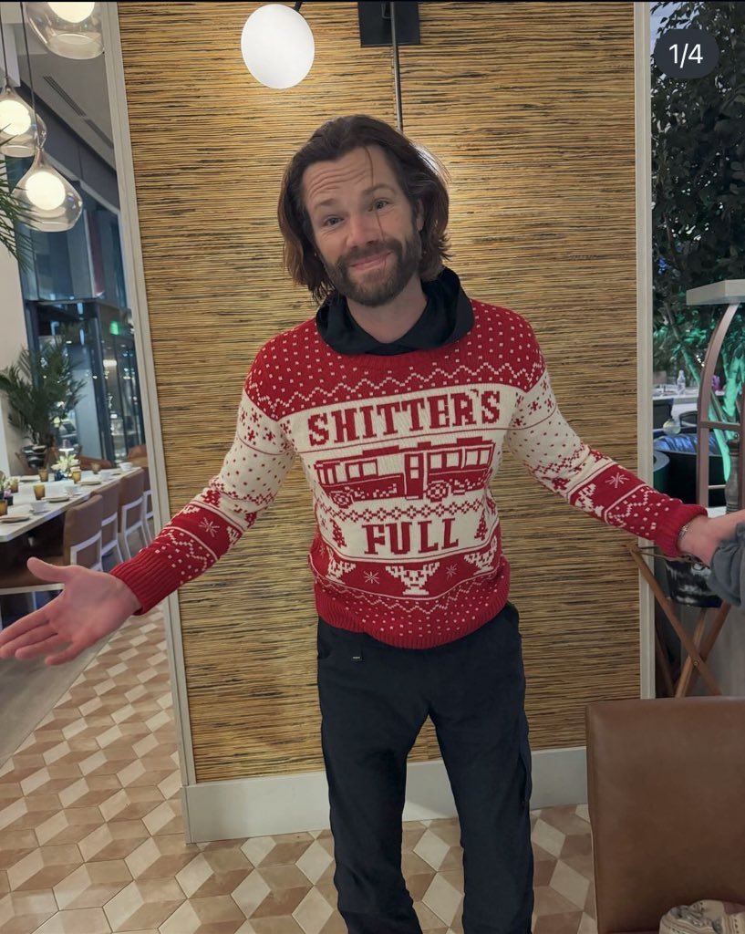 proudofjarpad's tweet image. Watching Christmas vacation thinking about: