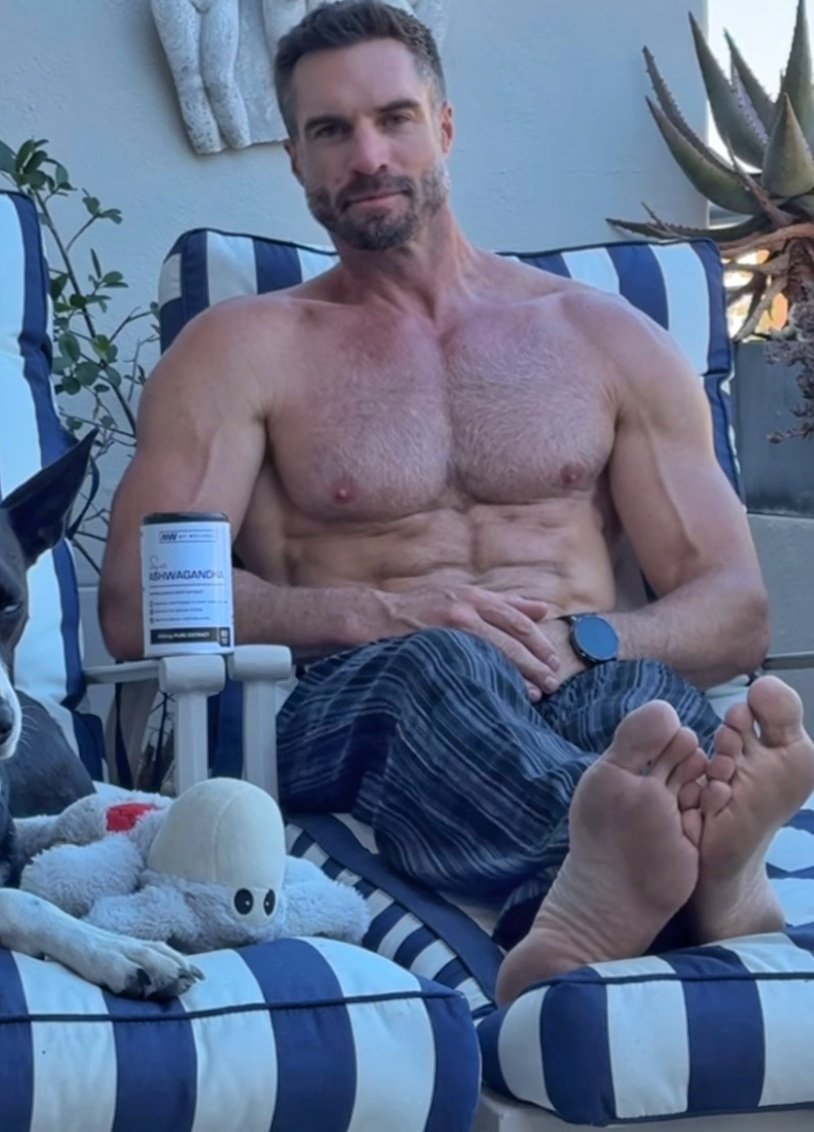 Male Feet 👣 tweet media