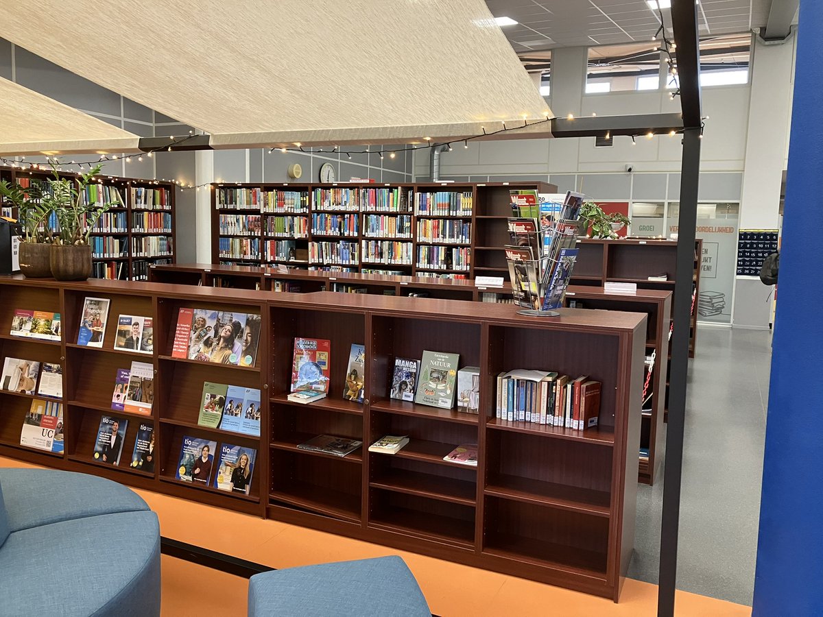 HansBeenakker's tweet photo. Mooie indruk en leuke gesprekken bij bezoek aan CSG Willem de Zwijger  in Schoonhoven. Gesproken met en rondgeleid door de rector André Visser ,  2 leerlingen vanuit Leerlingenraad + MR en teamleider onderbouw. Goed beeld gekregen van deze school voor VMBO-t, Havo en VWO. https://t.co/DzTLU2nSy4