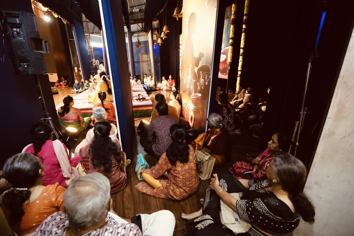 dushyanthsridar's tweet photo. 2/3 #Event2 was for Margazhi Maha Utsavam in Adyar. It was Indra POURING & Varuna FLOODING the streets. That didn’t stop the 500+ astikas from attending the Harikatha on ‘Navagraha Nayakane’. https://t.co/65C21ckbEg