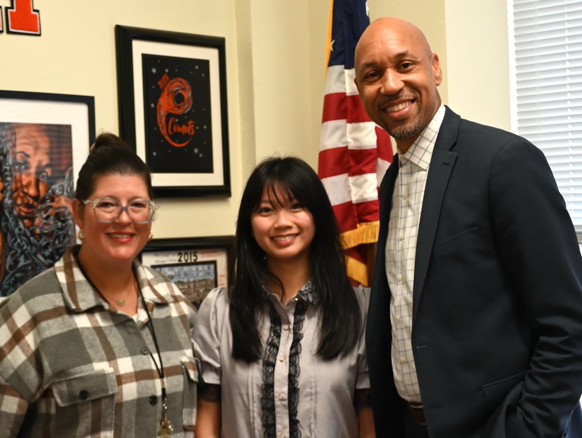 Hicksville High School is excited to congratulate Kim Widjaja for being named a National Merit Semifinalist in the 70th Annual National Merit Scholarship Program.

hicksvillepublicschools.org/district/distr…