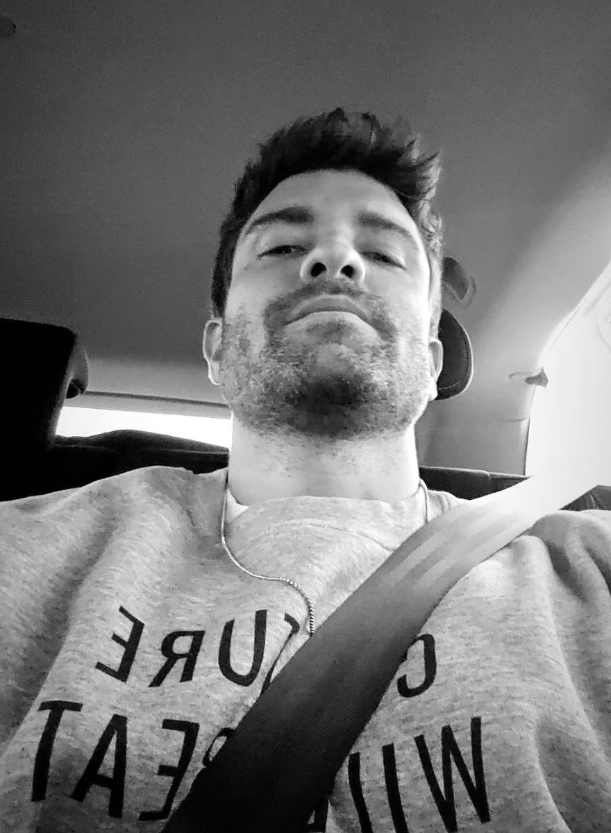 tamararm_'s tweet photo. Es que da igual el angulo de la foto @pabloalboran siempre sale guapísimo 📸😍❤️✨ https://t.co/arDpa8YHhW