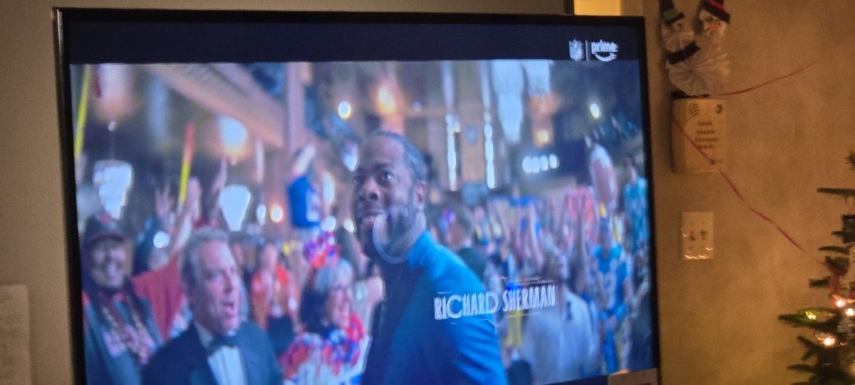 ericparayos's tweet photo. Hi @amazon, it's 1989. Can you please give us back our live broadcast streaming technology? Thanks.
@NFL @amazon @RamsNFL @49ers #ThursdayNightFootball 
Already frozen wtf. https://t.co/PqCj3h9YaE