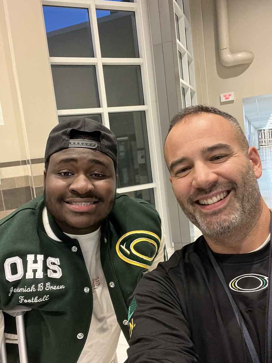 It was great running into <a href="/JeremiahGreenFB/">Jeremiah</a> at OHS’ BB game tonight!  So glad to see you’re doing great things in life! 🏈 #GoDucks