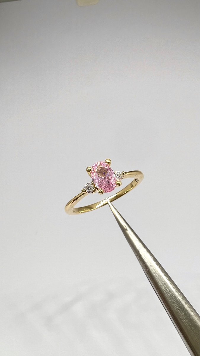 CorredorFredy's tweet photo. Sabías del Berilo Morganita o también llamada Esmerlada Rosa, una piedra símbolo del amor, la sensatez y La Paz 👰🏻‍♀️🩷. 

🎉 Recuerden, últimos días para participar en nuestro concurso Navideño, post en nuestro perfil 🎁🎄

Esmeralda Rosa &amp; Diamantes 💍 👰🏻 https://t.co/DQkCf9bCgX