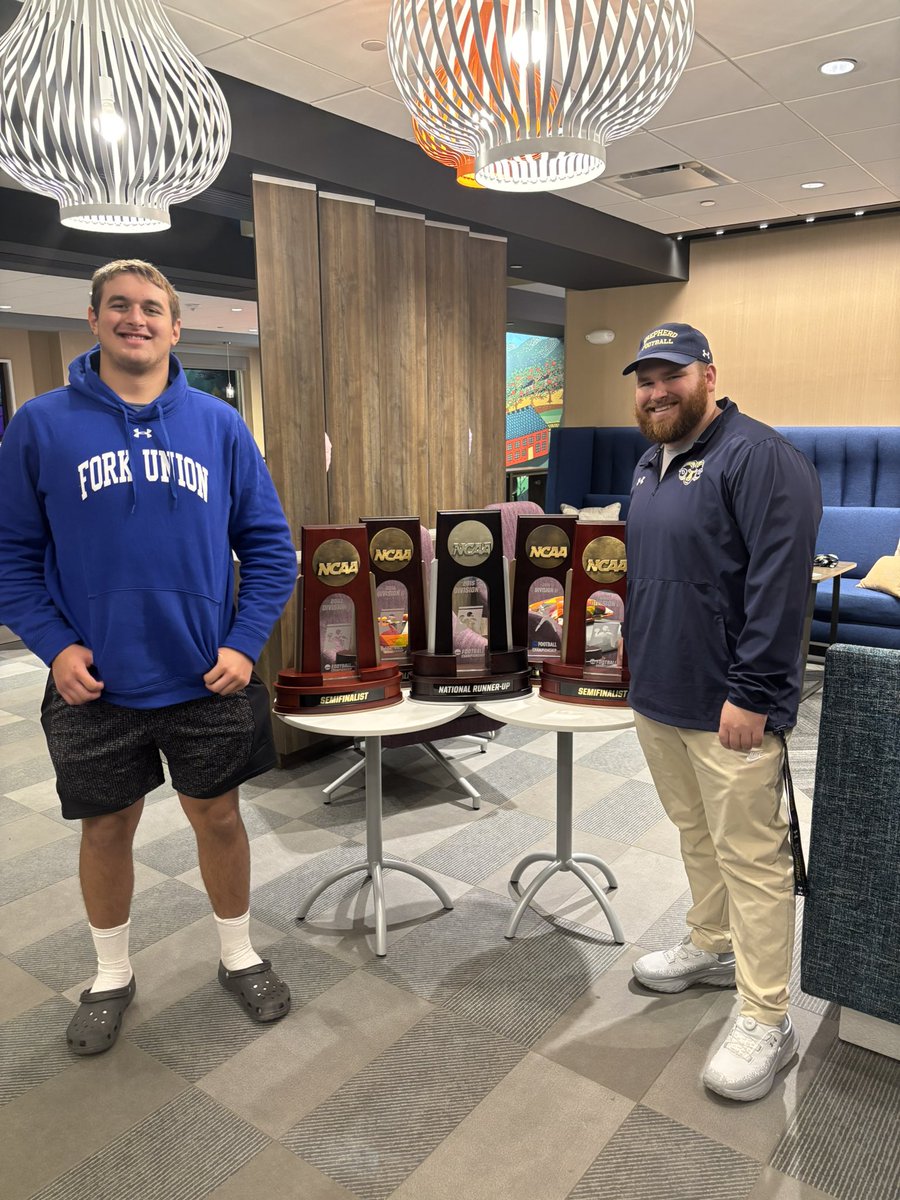 Big OL <a href="/COLINBURKE2025/">Colin Burke</a> on his official visit to @SURamsFootbal!

#GoFUMA