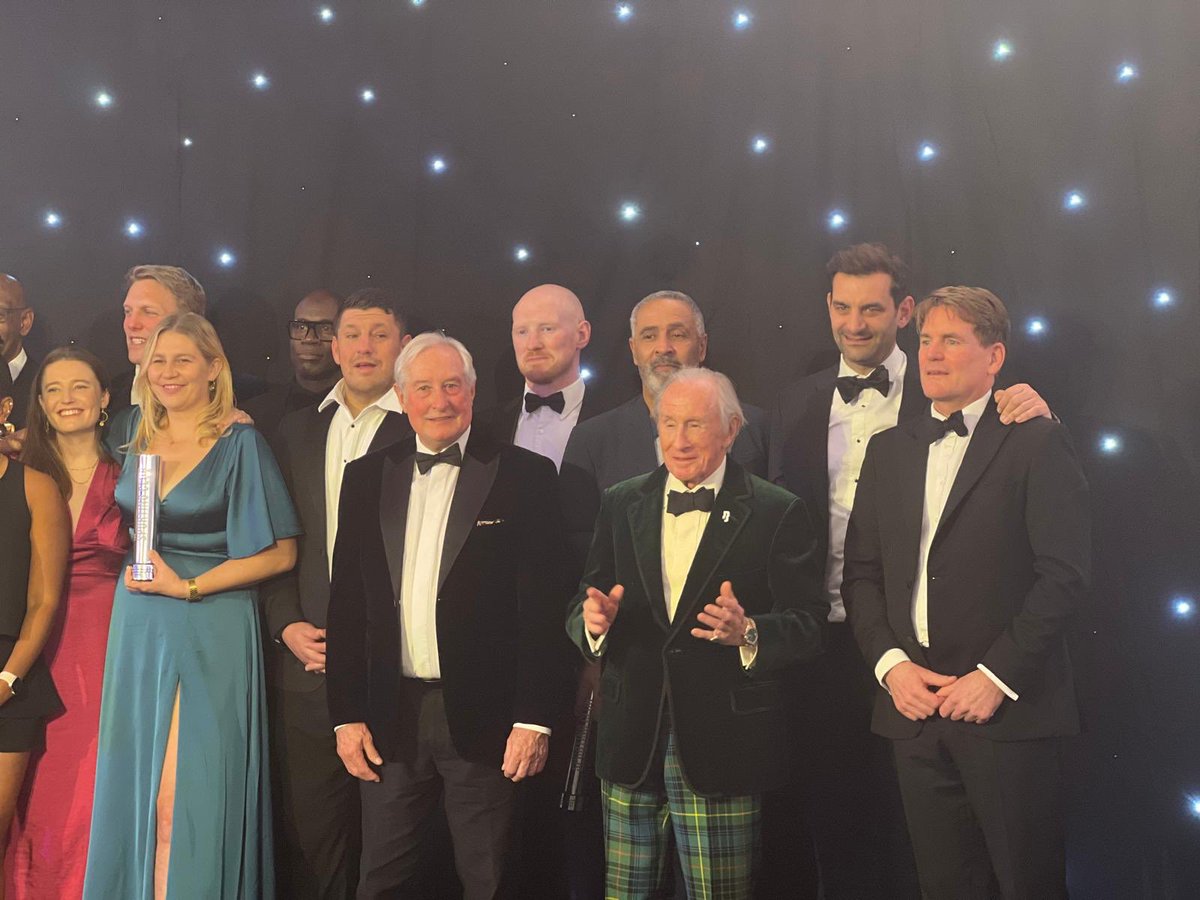 Daley_thompson's tweet photo. Lovely evening @SportingclubThe awards. Got to spend some time with sir Gareth Edwards and sir Jackie Stewart,they are both so gracious,funny and self-effacing. Note to self I must be a little bit more like my heroes. https://t.co/L7k5WUNBBH