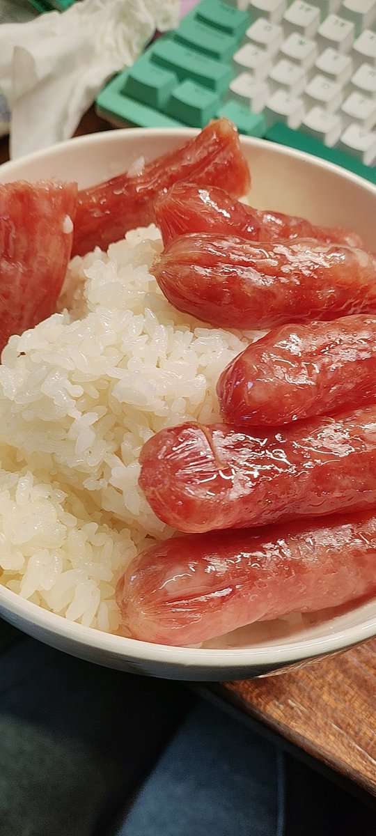 ELSADOS233's tweet image. 嗯，好吃~