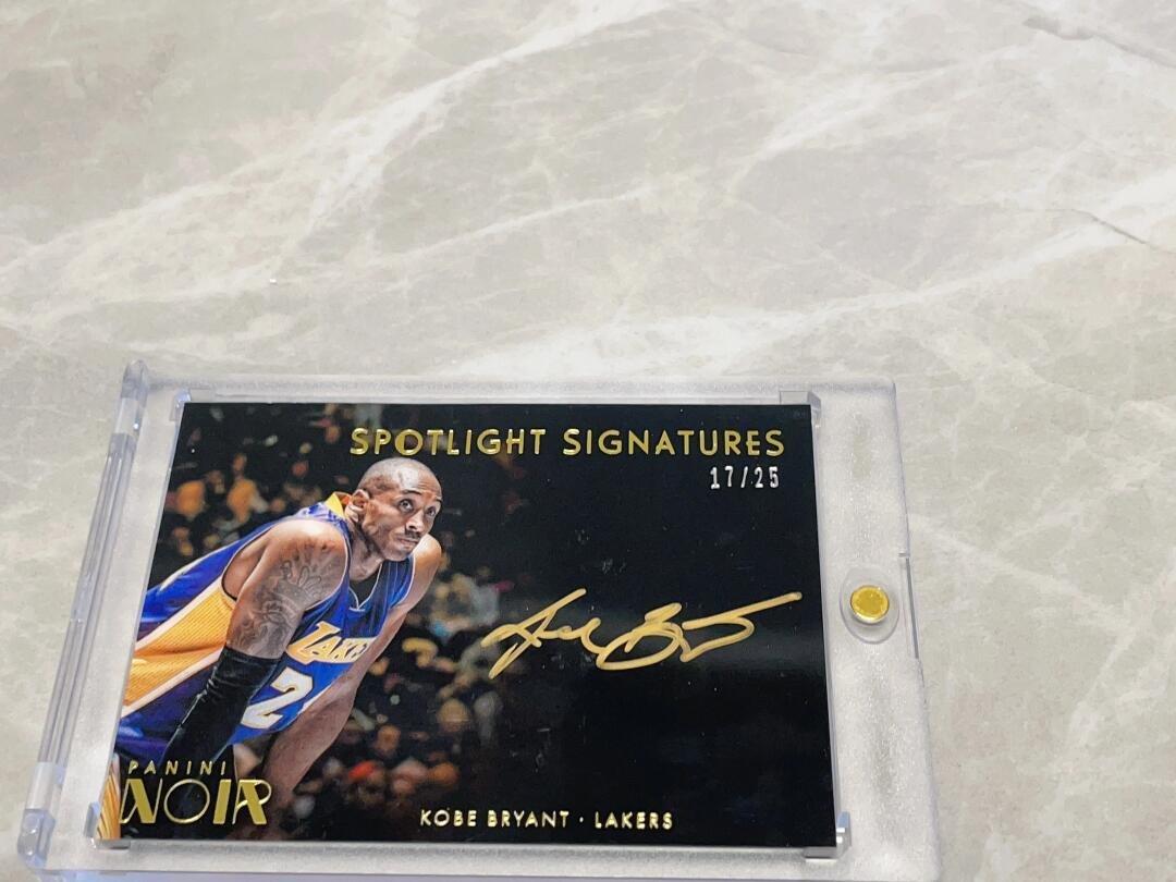 1212_sachiko's tweet photo. l put in several days of effort and persistence, but I finally got my hands on this Kobe Bryant signed card. Itโs something thatโll keep me smiling for days! #NewYork #newyorktimes #KobeBryant #Championship #Lakers #SignedCard #Memorabilia #Collector #BeginnerCollector https://t.co/LMVKiKrWa1
