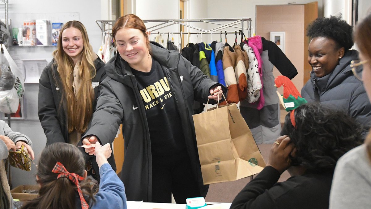 PurdueTrackXC's tweet photo. Giving back during the holiday season 🫶

It was a pleasure to help out this entire week at the Salvation Army in Lafayette 🎁 https://t.co/d7cCOTMKcE