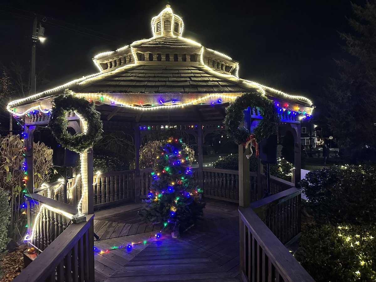 Another wonderful Christmas tree lighting in our City, this time at the Oaklawn Gazebo! Huge thanks to all that helped put on such a wonderful event! #CranstonIsHome #OaklawnVillage #OaklawnGrange #ChristmasInCranston