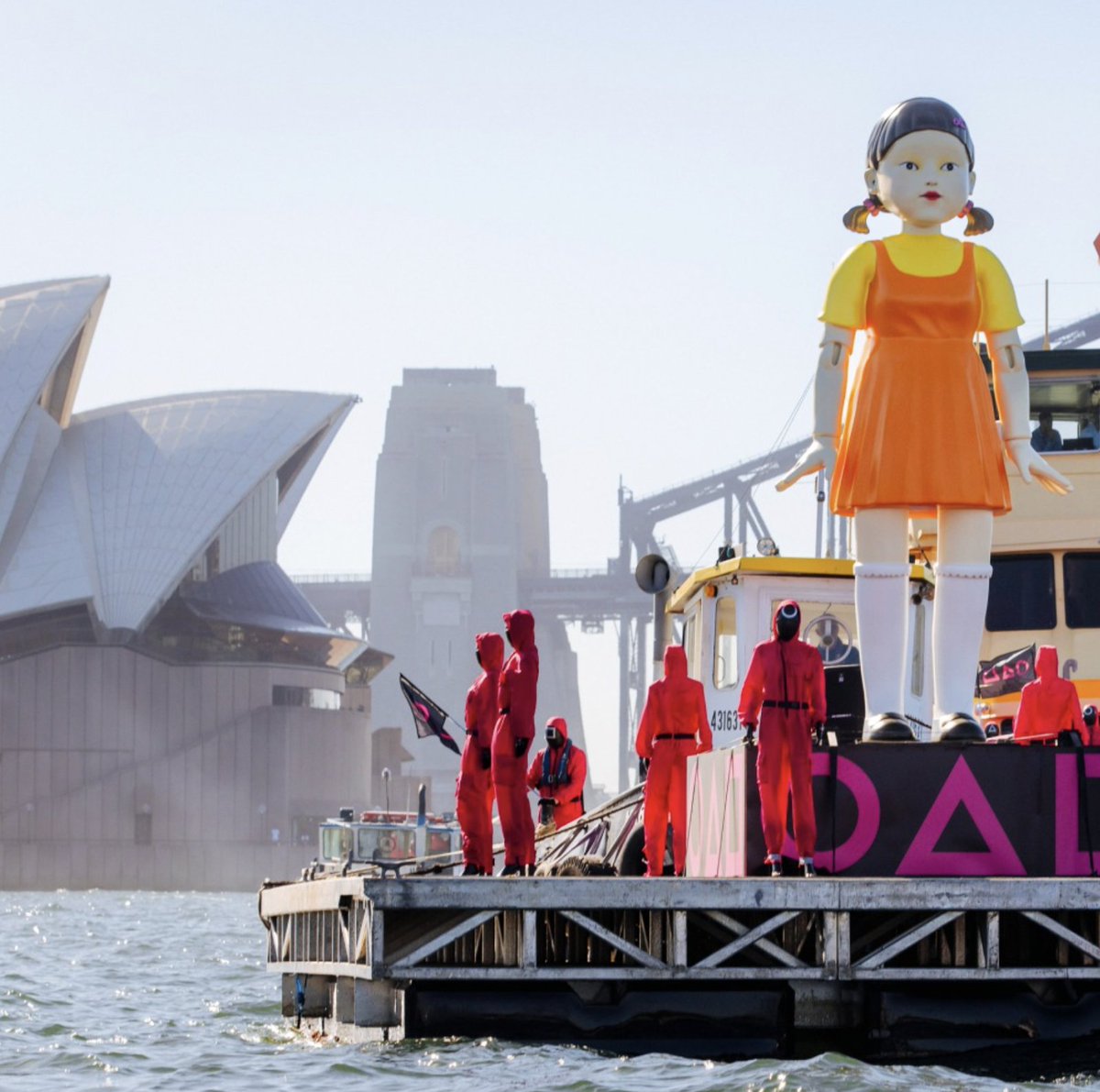 netflix⁷ tweet media