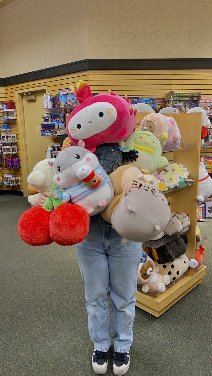 BN_Orem's tweet image. Our plushies are in need of homes!! Come adopt one of them:) We have so many cute ones and are perfect gifts for christmas😉🧸
-
-
#bnorem #bn236 #barnesandnoble #plushies #stuffedanimals