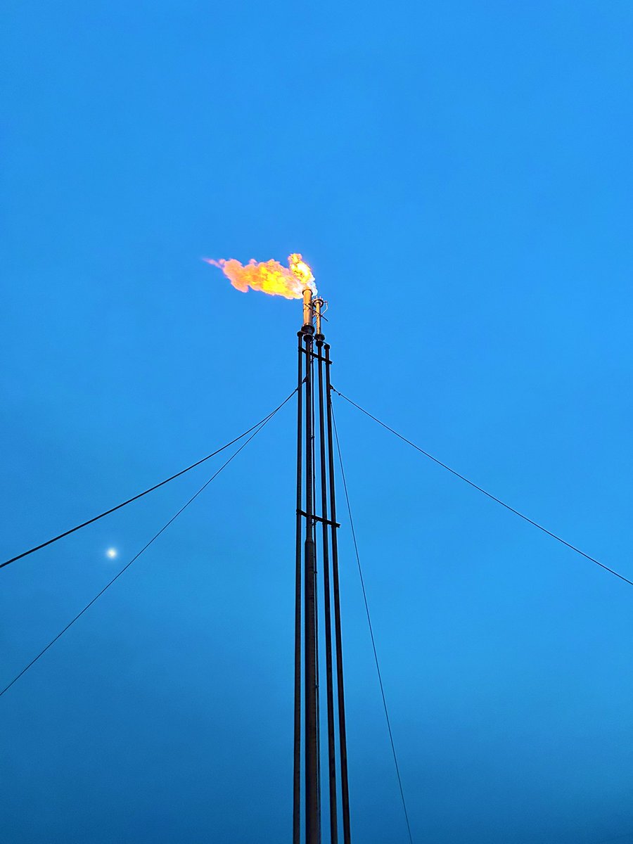 TFG870's tweet image. Bucket truck received an upgrade. 9 retrofits down in December so far, 7 to go before Christmas 🔥#OFS