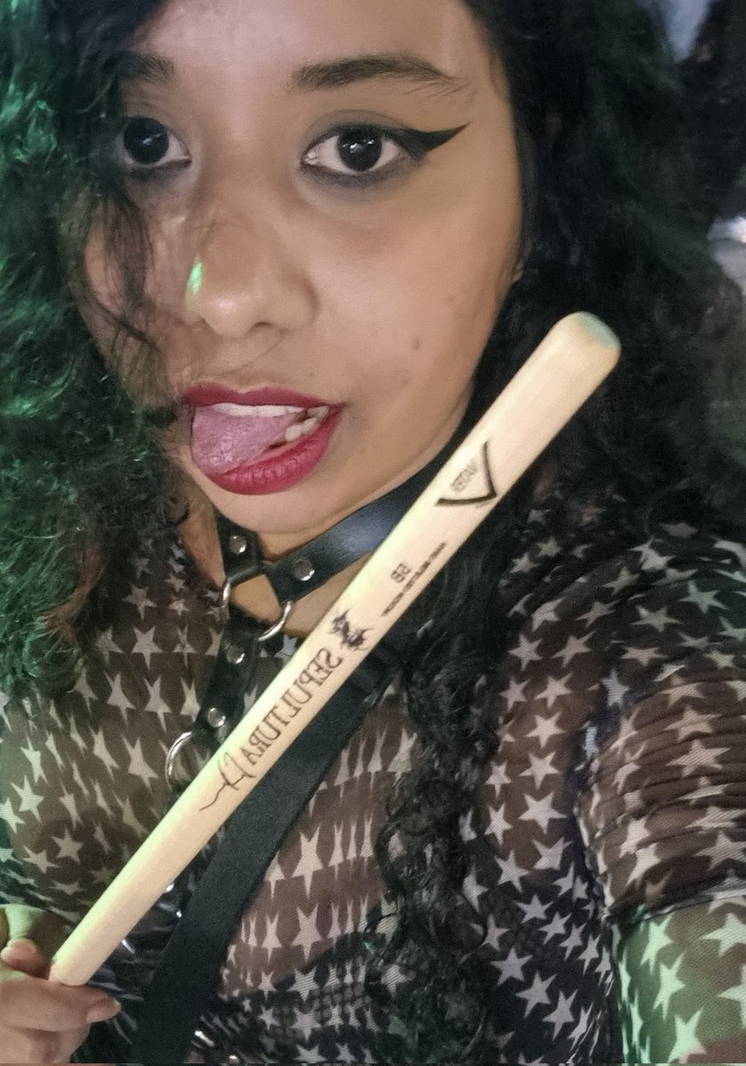 Lenore Dove tweet media