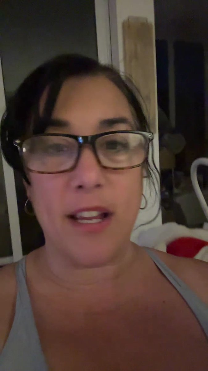 Cougarboobs's tweet photo. They can fit in my mouth is live now! https://t.co/h7UfigYxxJ https://t.co/W7nd4fpXg3