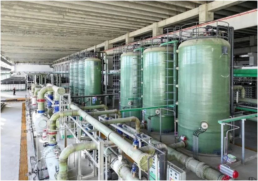 ChinaScience's tweet image. China's largest dual-membrane (ultrafiltration+reverse osmosis) seawater #desalination facility has begun operations in north China's Tianjin, aiming to supply industrial water for multiple projects and save 50 million tonnes of surface water annually by producing 150,000 tonnes