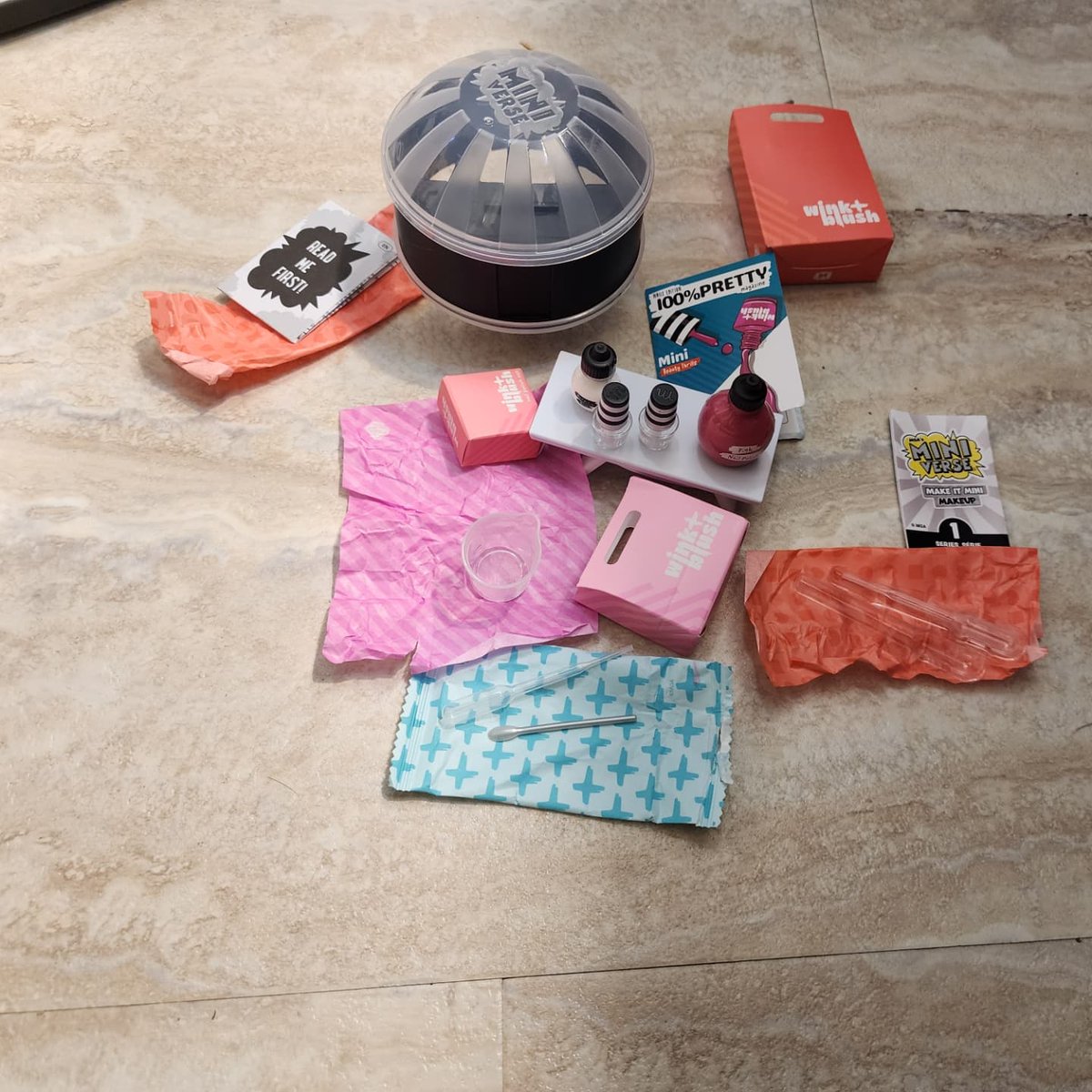 kristincp0's tweet image. I received a complimentary MGA MiniVerse Make It Mini Makeup Toy from Influenster in return for my honest opinion. My 10-year-old stepdaughter absolutely loved making her own mini bottle of pink nail polish. @influenster #complimentary #GotItForFree  @officialminiverse #miniverse