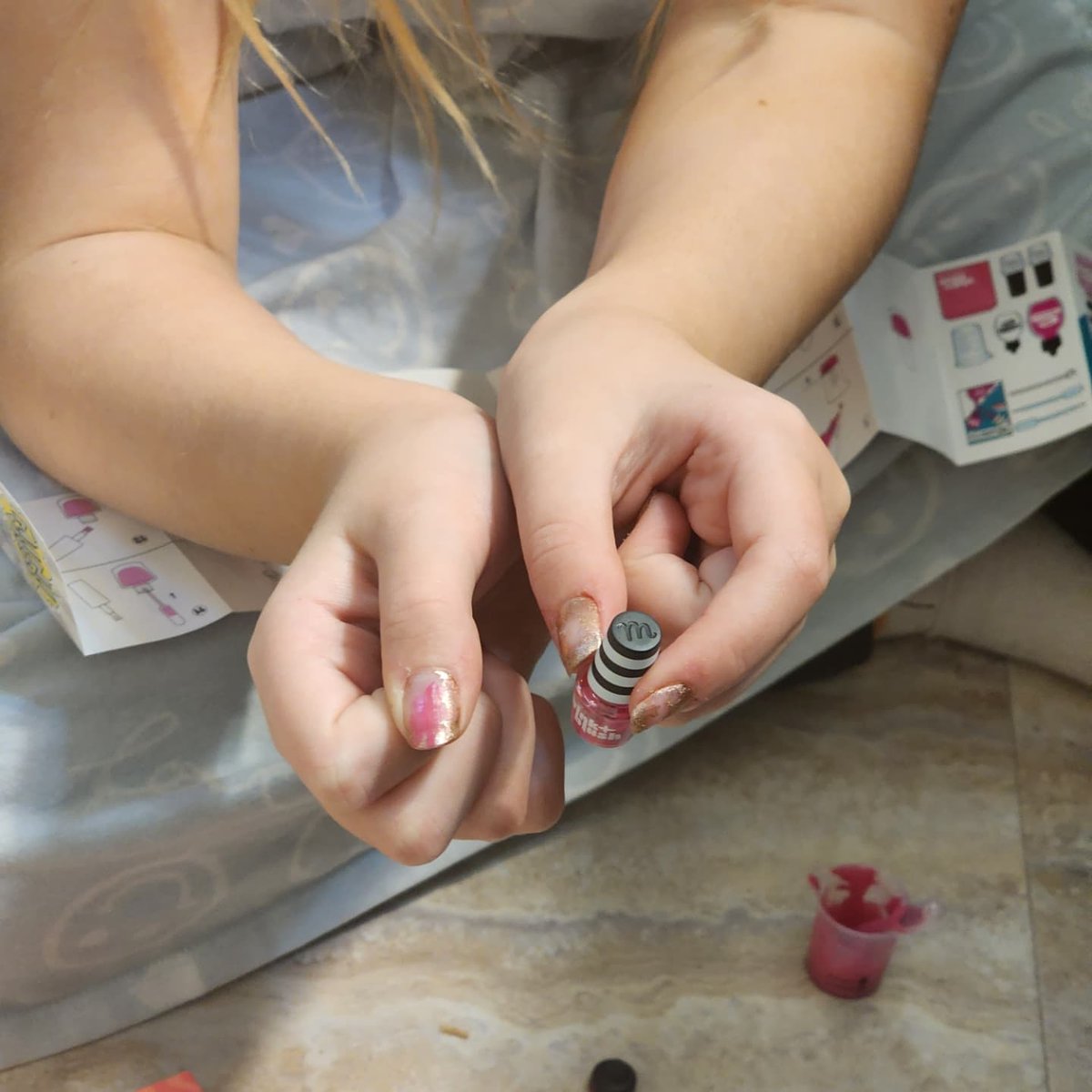 kristincp0's tweet image. I received a complimentary MGA MiniVerse Make It Mini Makeup Toy from Influenster in return for my honest opinion. My 10-year-old stepdaughter absolutely loved making her own mini bottle of pink nail polish. @influenster #complimentary #GotItForFree  @officialminiverse #miniverse