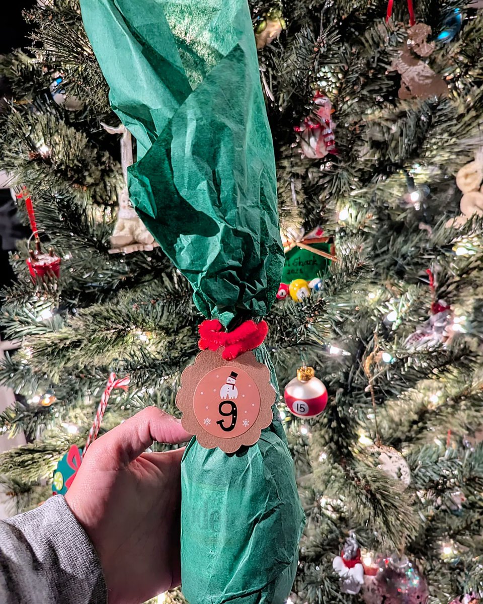 beer_tapped's tweet photo. On the ninth day of Christmas
The @westbeervault gave to me
#BeerTapped๐บ: Modelo Especial
Beer Type: #mexicanlager #cervesa
Brewery: @ModeloUSA #modelo
Brew Birth: Ciudad de Mรฉxico
Serving Style: Bottle ๐ pilsner glass
Profile: 4.5% ABV 18 IBUs
๐๐๐
https://t.co/OK8H260g7D https://t.co/sRPlS3zRb0