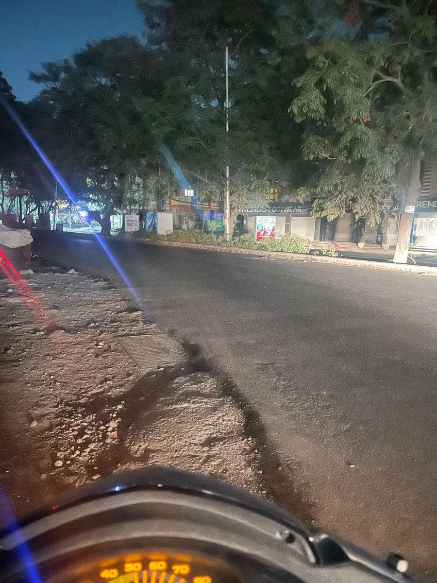 SrinivasBellam's tweet photo. There has been no improvement in streetlights from more than 8 months in Pragathinagar under @MC_Nizampet How many more months to resolve this issue @cdmatelangana @tksreedevi @oratorgreat @Vemnarenderredy @CPRO_TGCM @revanth_anumula  @KTRBRS @kp_vivekanand @HiHyderabad https://t.co/3nl6hWR2IQ