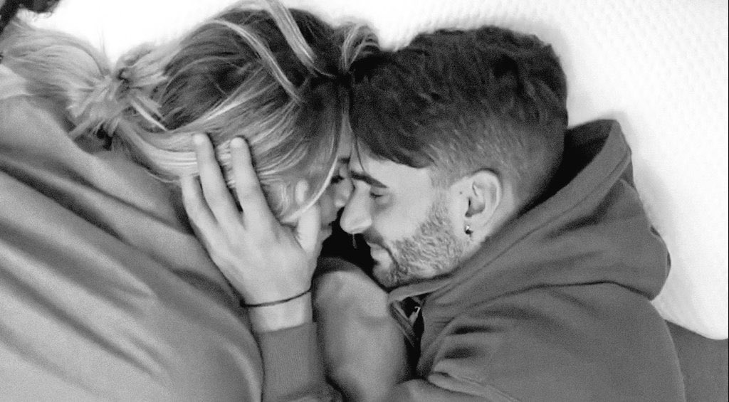 SrtaGH_'s tweet photo. Mis niños 💔 el último vídeo shippeando. Los quiero mucho. Que buenos ratos nos han dado juntos. Hemos reído, llorado, amado.. simplemente… VIOLETA Y EDI.  #GHGala15 https://t.co/SHjvNVBVa4