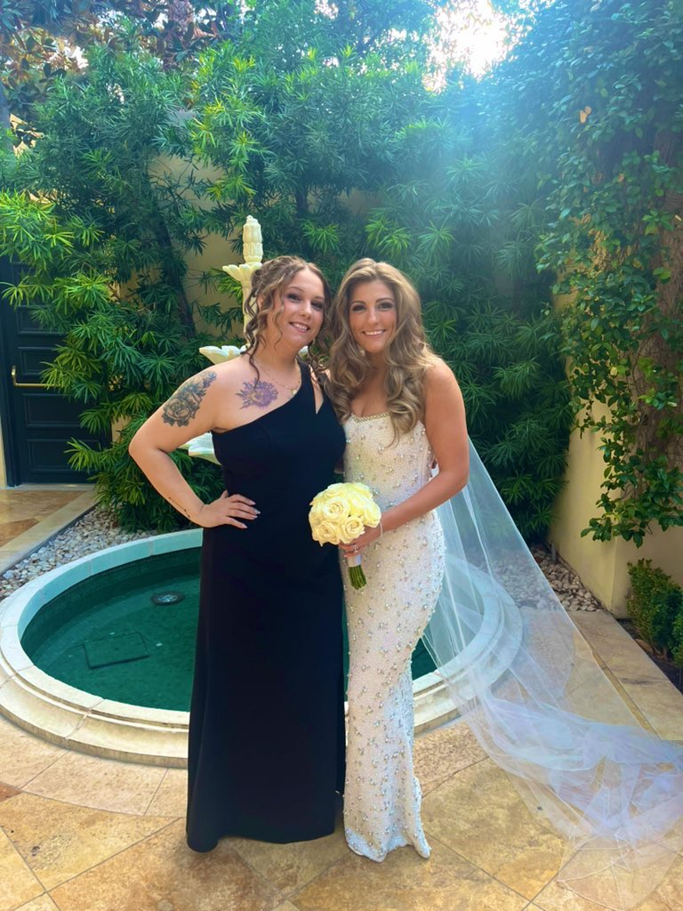 kels_suth's tweet photo. congratulations to ryan and holly 🤍🎰 @RyanRidgewell1 https://t.co/kXx47x6cCs