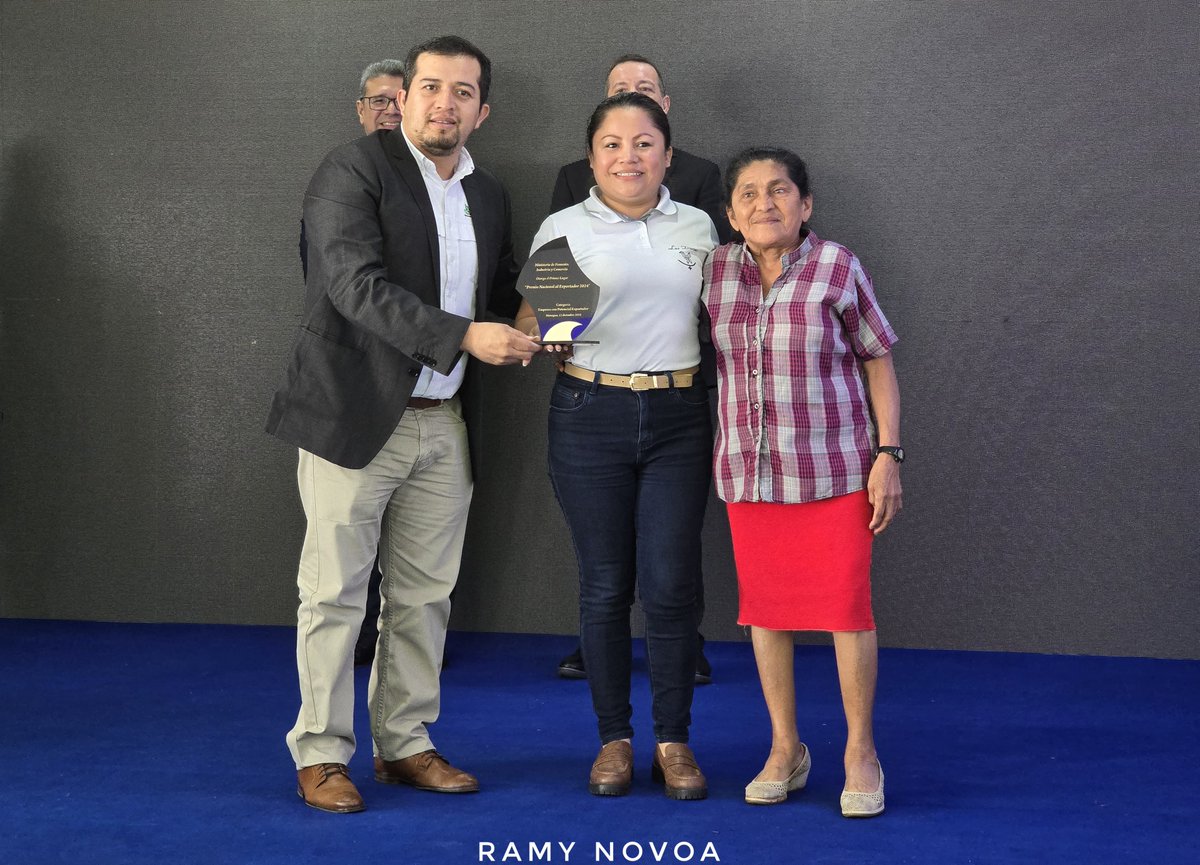 db_nicaragua's tweet photo. 1/4 🏆🇳🇮 #MIFIC entregó el Premio Nacional al Exportador 2024 en el Centro de Convenciones Olof Palme, destacando a empresas que fortalecen la economía nacional a través de la exportación. 🌍✈️

📍#OrgulloNacional 
📍#4519LaPatriaLaRevolución https://t.co/TCeY2PbUxT