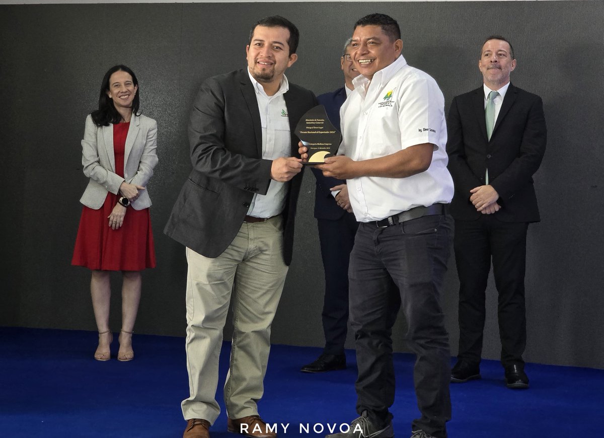 db_nicaragua's tweet photo. 1/4 🏆🇳🇮 #MIFIC entregó el Premio Nacional al Exportador 2024 en el Centro de Convenciones Olof Palme, destacando a empresas que fortalecen la economía nacional a través de la exportación. 🌍✈️

📍#OrgulloNacional 
📍#4519LaPatriaLaRevolución https://t.co/TCeY2PbUxT