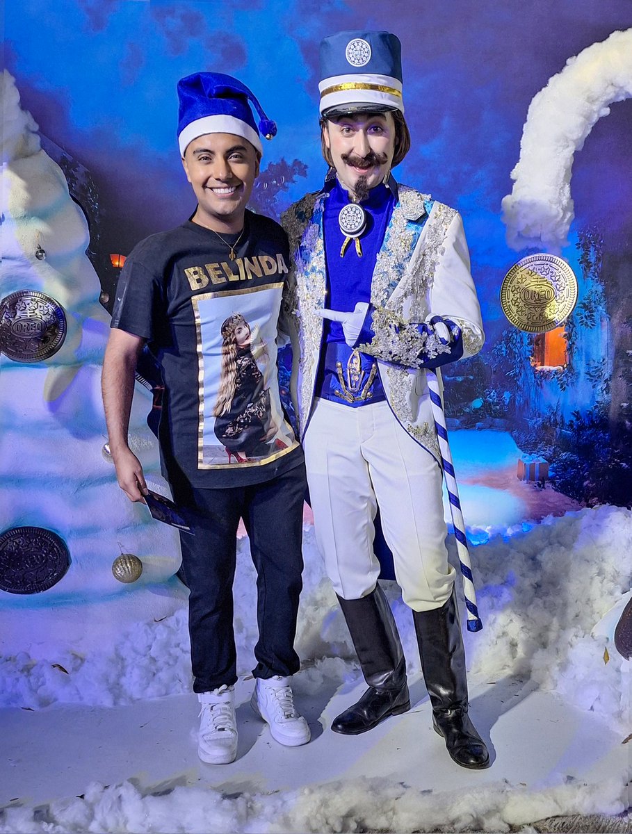 Erick_Ramirez_T's tweet photo. ¡El Regalo de Navidad que siempre soñé! 🎁🫶🏼 Quiero expresar mi más sincero agradecimiento a @Oreo_MX por darme la oportunidad de estar con mi Beli Beli @belindapop Fue una experiencia inolvidable que siempre llevaré en mi corazón ❤️. https://t.co/gPIx12lS0I