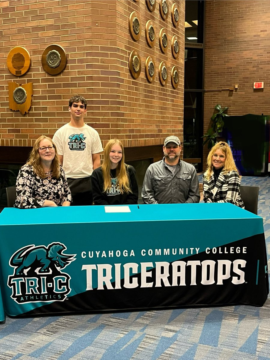 Jayli_Wilt's tweet photo. Officially Committed!🩵🦕 #rolltops @triC_softball https://t.co/TwC4s2Ei12