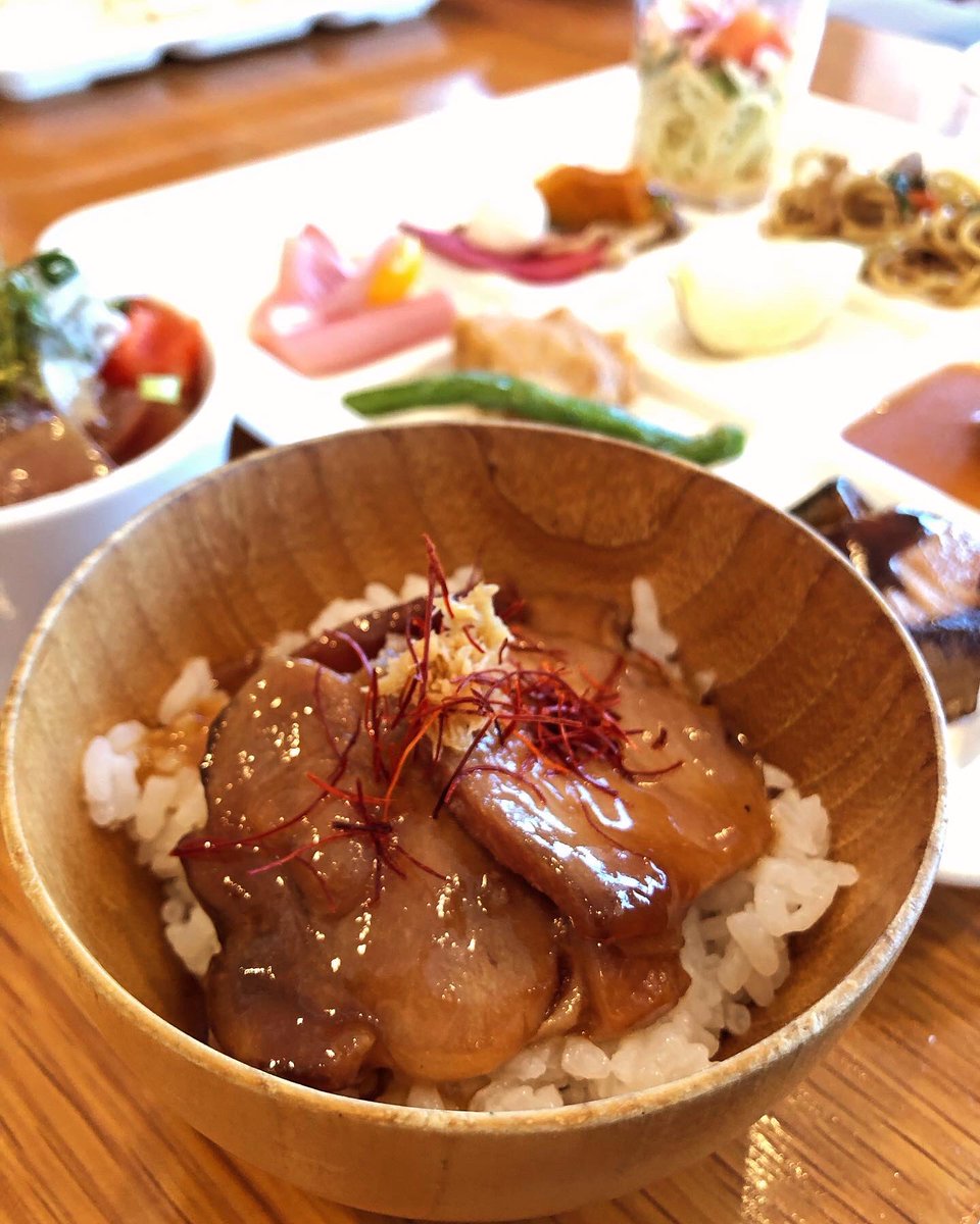 itriito's tweet photo. 帯広名物豚丼も美味です💖 https://t.co/nZtkXwDIft