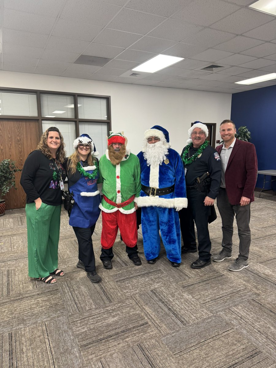 Blue Santa and crew visited the ESC today! 💙