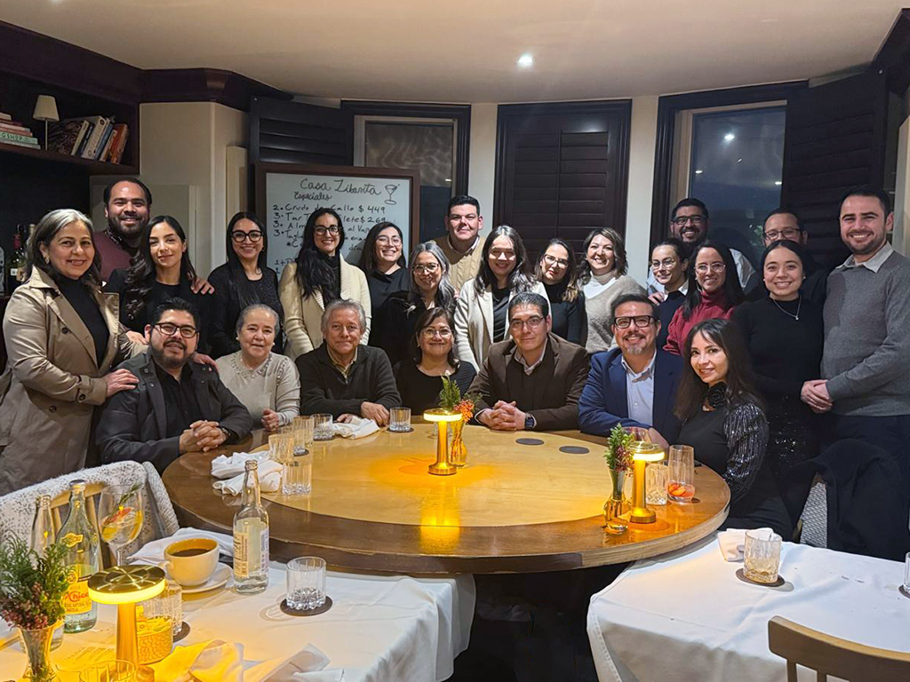 AMGeriatriaAC's tweet photo. #Tijuana: Posada del #CapítuloTijuana de la Academia Mexicana de Geriatría. Asociación de Geriatría de Baja California.

#CapítuloTijuana #AGBC #SomosGeriatras #SomosAcademia https://t.co/4FASm7pwiD