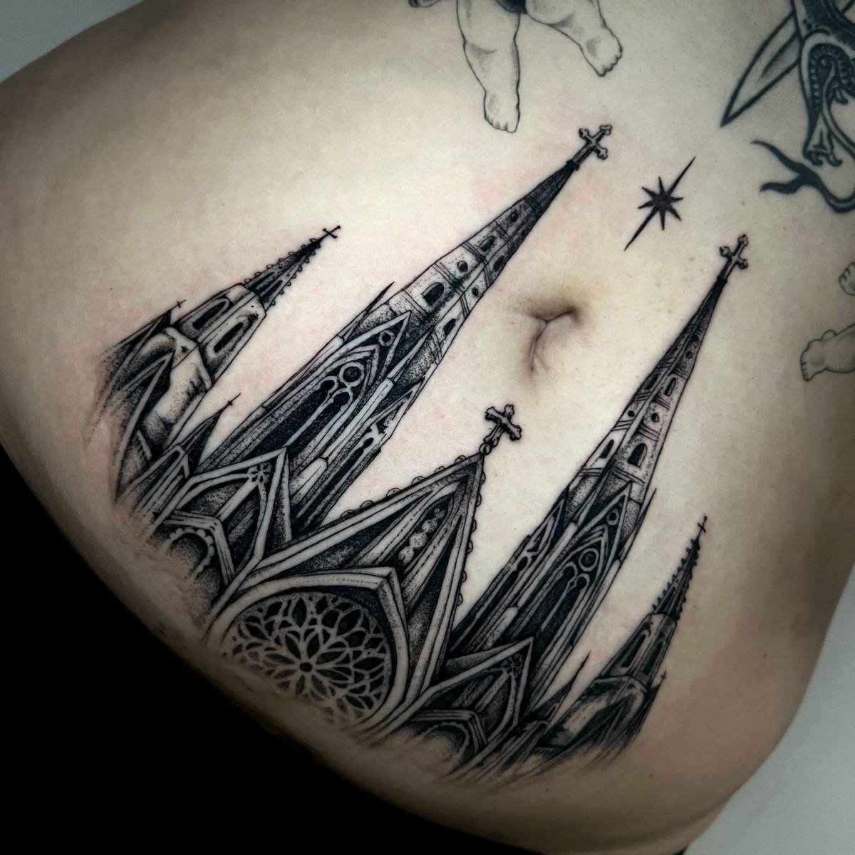 lextattoos's tweet photo. gothic chapel ⭐️🖤 https://t.co/dVN6EPFGgB